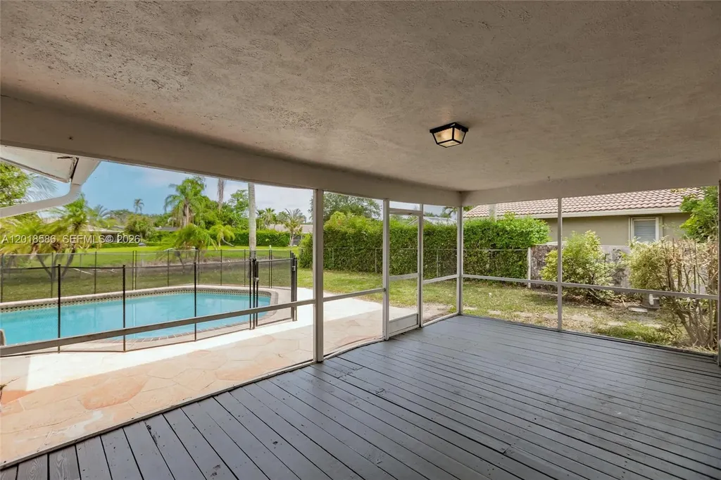 827 NW 87th Avenue Coral Springs FL 33071