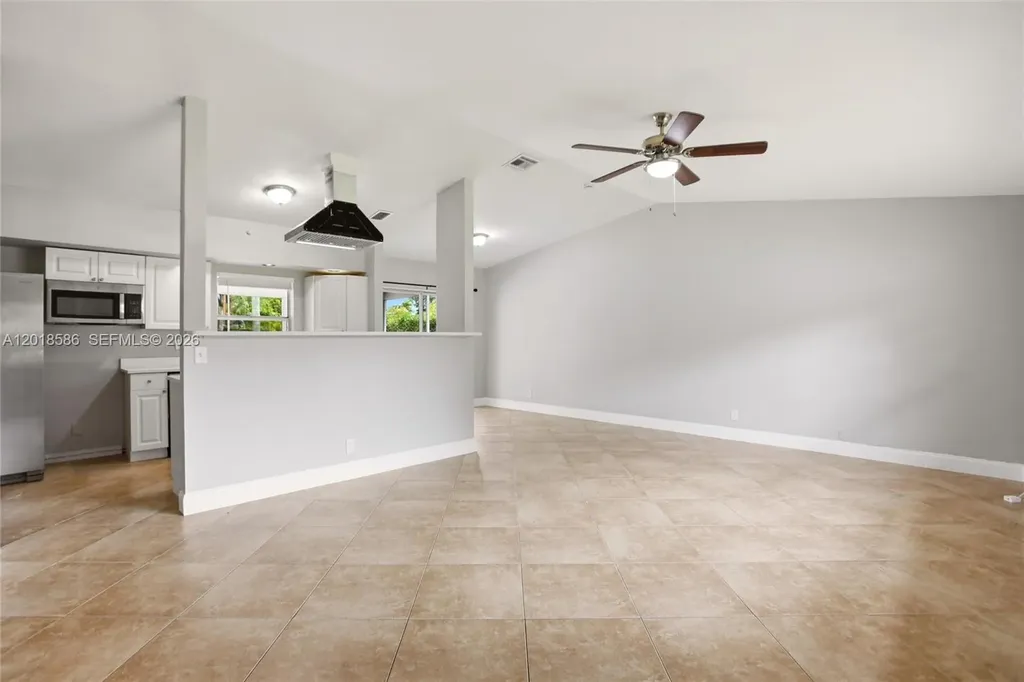 827 NW 87th Avenue Coral Springs FL 33071