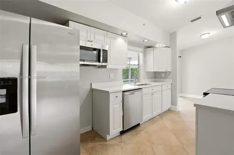 827 NW 87th Avenue Coral Springs FL 33071