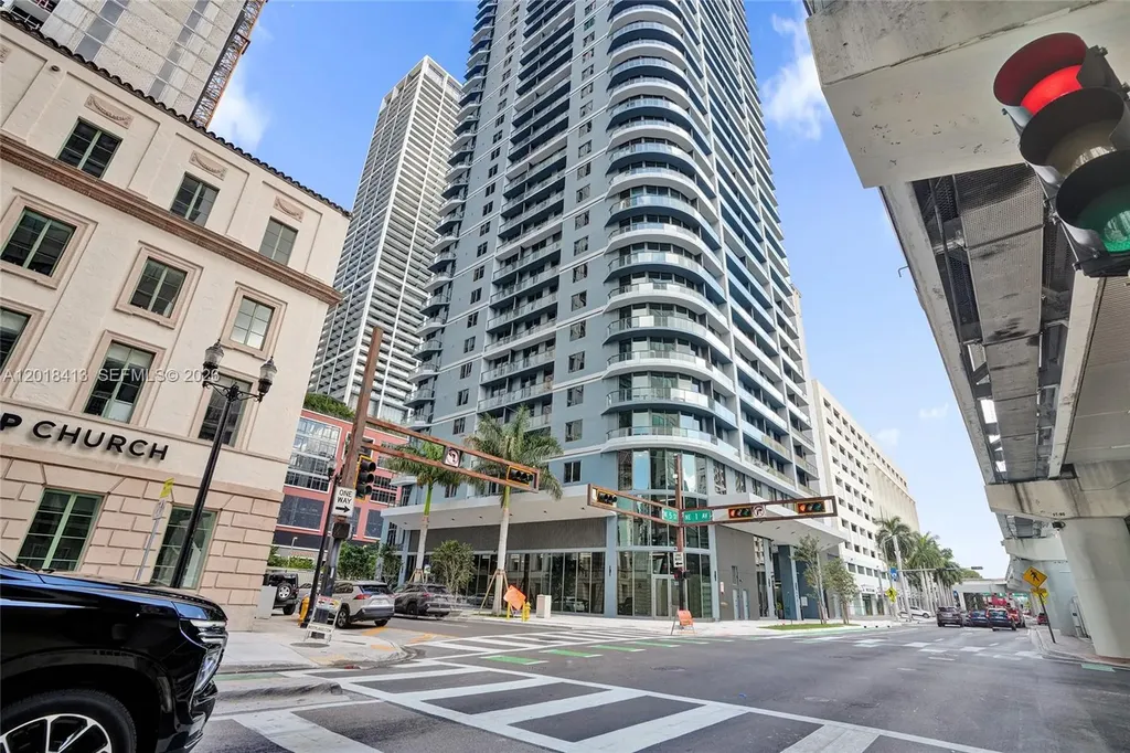 121 NE 5th Street Miami FL 33132