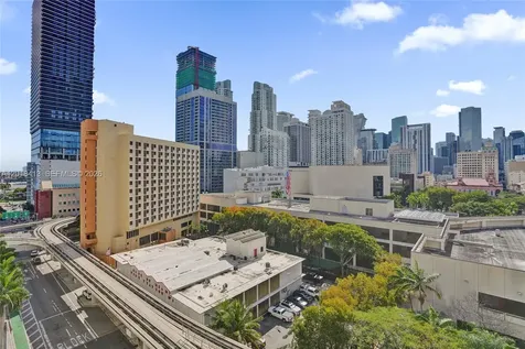 121 NE 5th Street Miami FL 33132