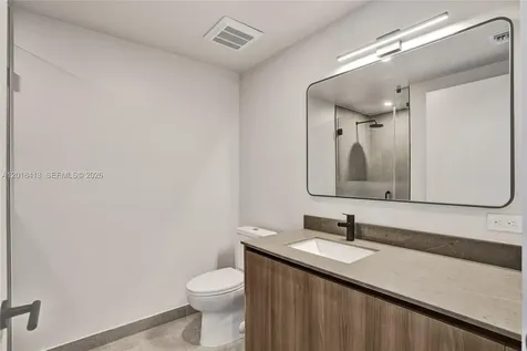121 NE 5th Street Miami FL 33132