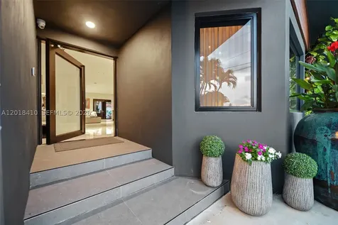 16431 NE 34th Avenue North Miami Beach FL 33160