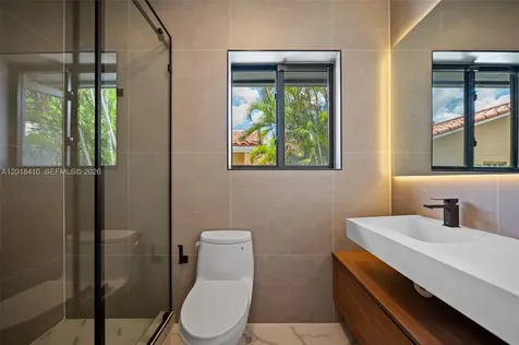 16431 NE 34th Avenue North Miami Beach FL 33160