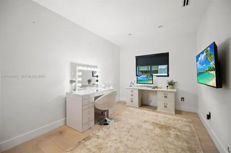 16431 NE 34th Avenue North Miami Beach FL 33160