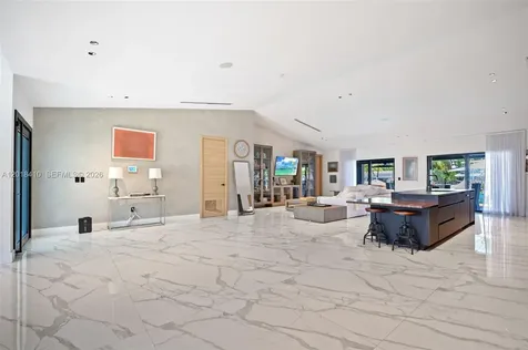 16431 NE 34th Avenue North Miami Beach FL 33160