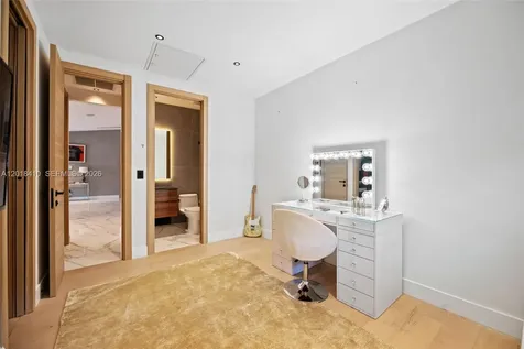 16431 NE 34th Avenue North Miami Beach FL 33160