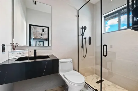 16431 NE 34th Avenue North Miami Beach FL 33160
