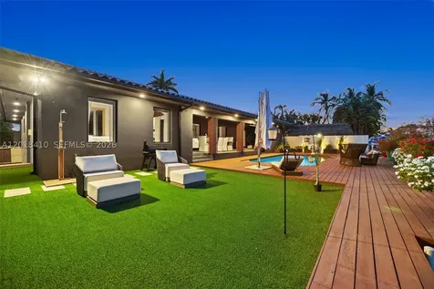 16431 NE 34th Avenue North Miami Beach FL 33160