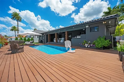 16431 NE 34th Avenue North Miami Beach FL 33160