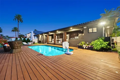 16431 NE 34th Avenue North Miami Beach FL 33160