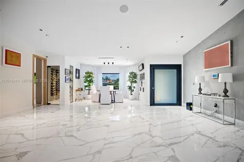 16431 NE 34th Avenue North Miami Beach FL 33160