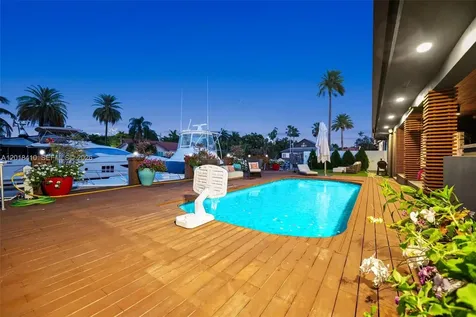 16431 NE 34th Avenue North Miami Beach FL 33160