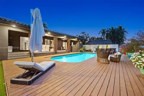 16431 NE 34th Avenue North Miami Beach FL 33160