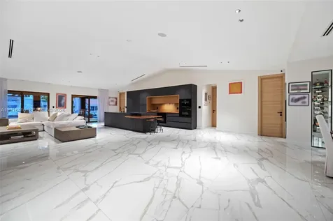16431 NE 34th Avenue North Miami Beach FL 33160