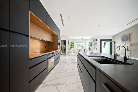 16431 NE 34th Avenue North Miami Beach FL 33160