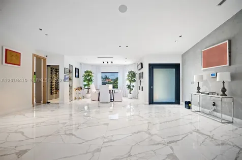16431 NE 34th Avenue North Miami Beach FL 33160