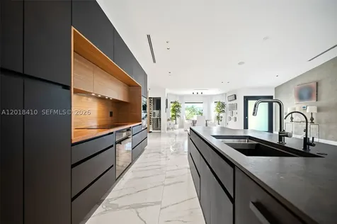 16431 NE 34th Avenue North Miami Beach FL 33160
