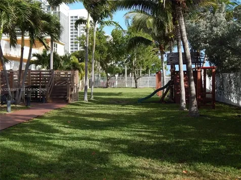 4747 Collins Avenue Miami Beach FL 33140