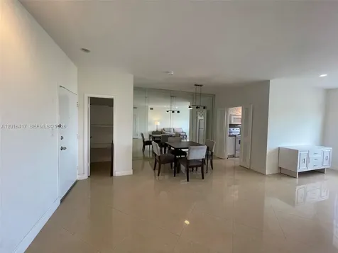 4747 Collins Avenue Miami Beach FL 33140