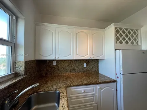 4747 Collins Avenue Miami Beach FL 33140