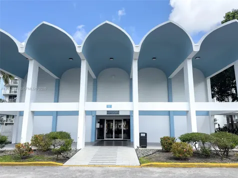 496 NW 165th St Road Miami FL 33169