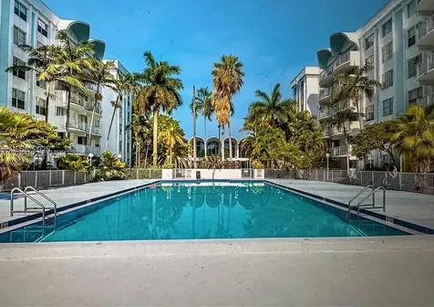 496 NW 165th St Road Miami FL 33169