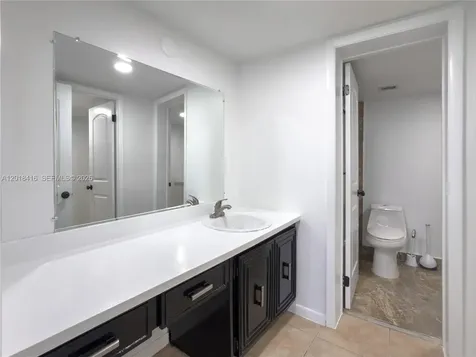 496 NW 165th St Road Miami FL 33169