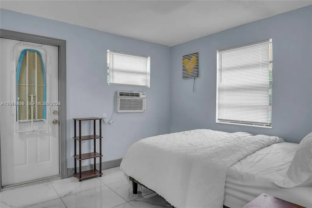 6036 Polk Street Hollywood FL 33024