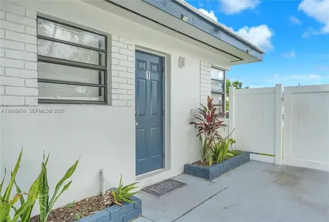 6036 Polk Street Hollywood FL 33024