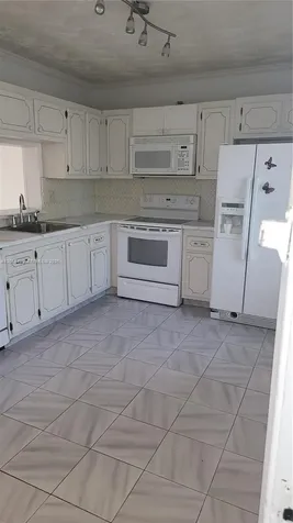 1001 NE 14th Avenue Hallandale Beach FL 33009