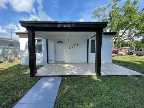 2171 Burlington Opa-Locka FL 33054