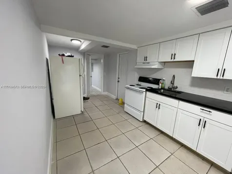 2171 Burlington Opa-Locka FL 33054