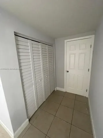 2171 Burlington Opa-Locka FL 33054