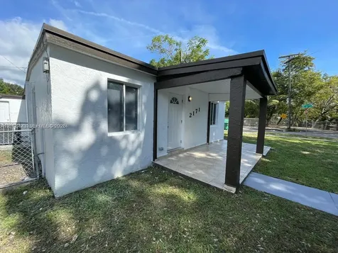 2171 Burlington Opa-Locka FL 33054