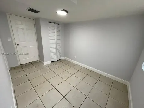 2171 Burlington Opa-Locka FL 33054