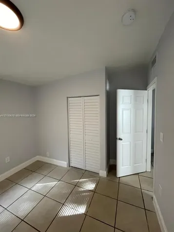 2171 Burlington Opa-Locka FL 33054