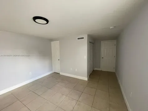 2171 Burlington Opa-Locka FL 33054