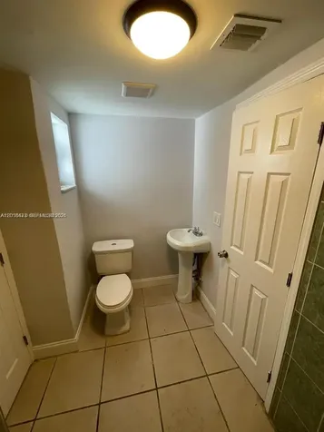 2171 Burlington Opa-Locka FL 33054