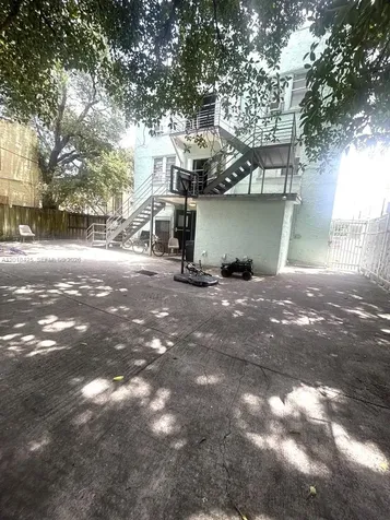 967 SW 5th Street Miami FL 33130