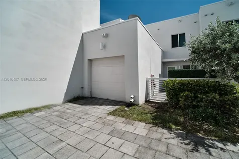 10447 NW 66th Street Doral FL 33178