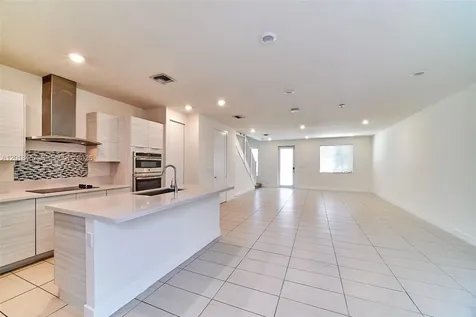 10447 NW 66th Street Doral FL 33178
