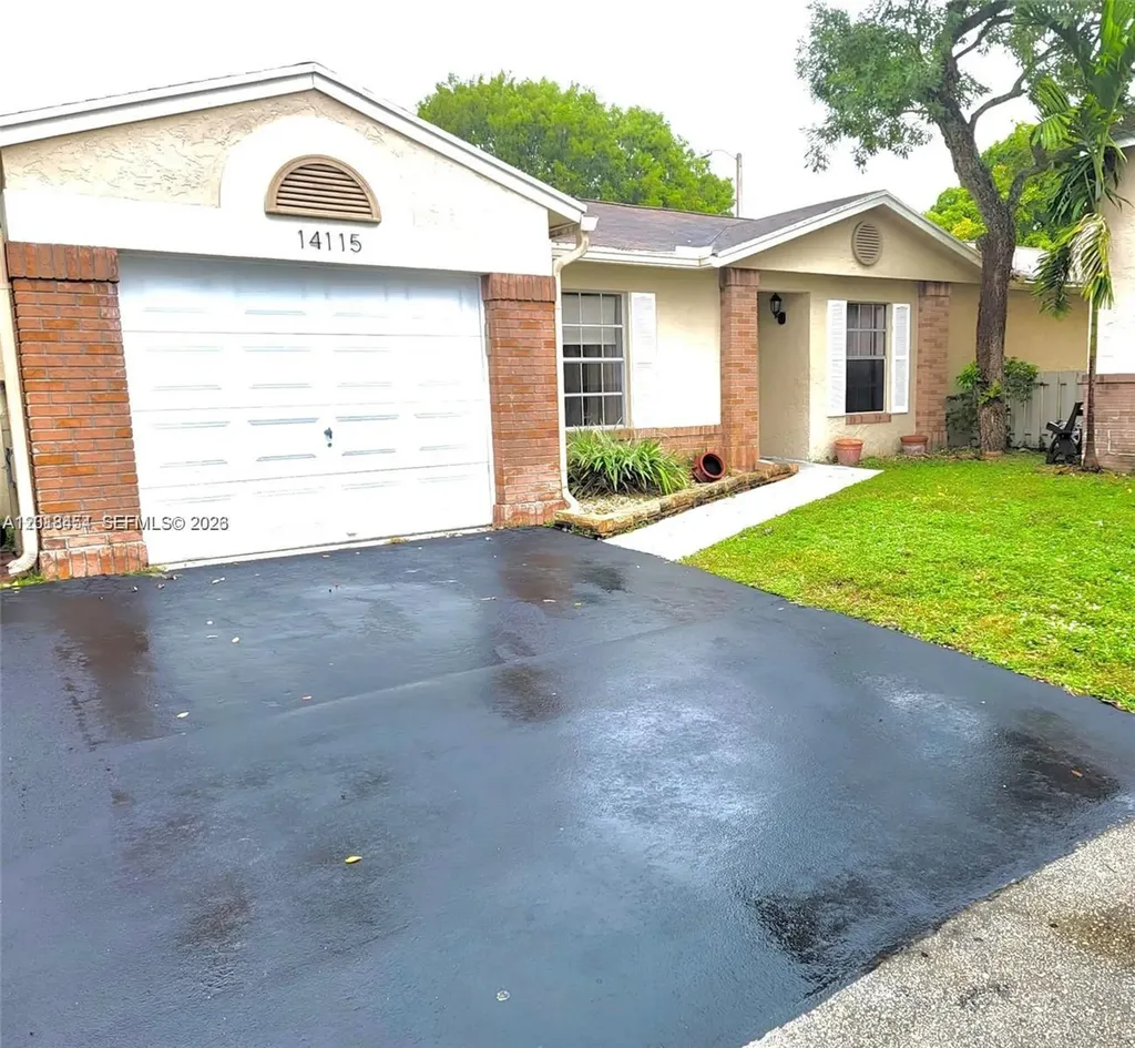 14115 Langley Place Davie FL 33325
