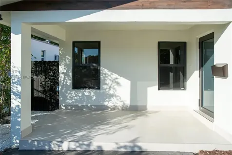 3983 SW 2nd Street Miami FL 33134