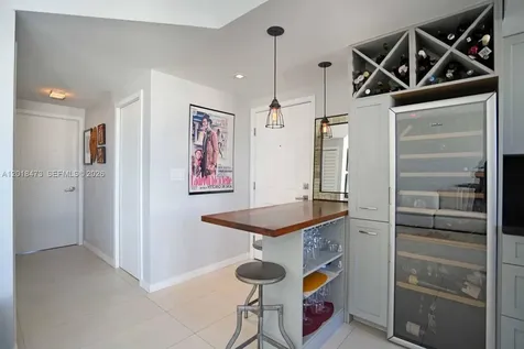 1621 Bay Road Miami Beach FL 33139
