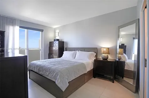 1621 Bay Road Miami Beach FL 33139