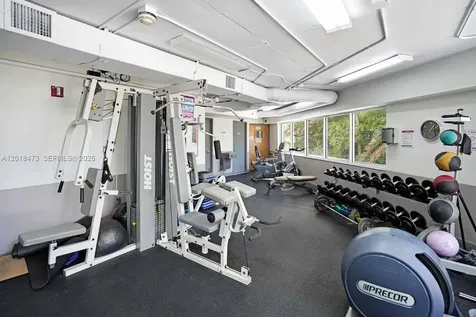 1621 Bay Road Miami Beach FL 33139