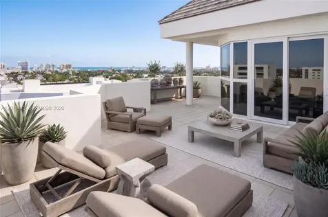 1621 Bay Road Miami Beach FL 33139
