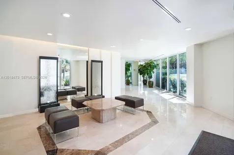 1621 Bay Road Miami Beach FL 33139