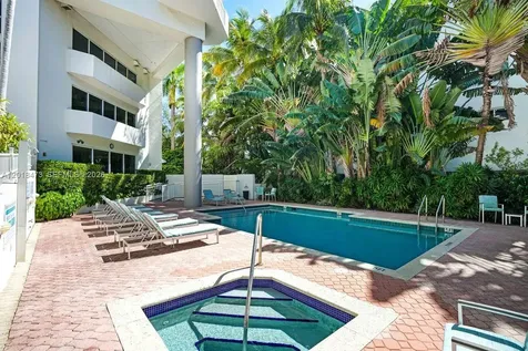 1621 Bay Road Miami Beach FL 33139